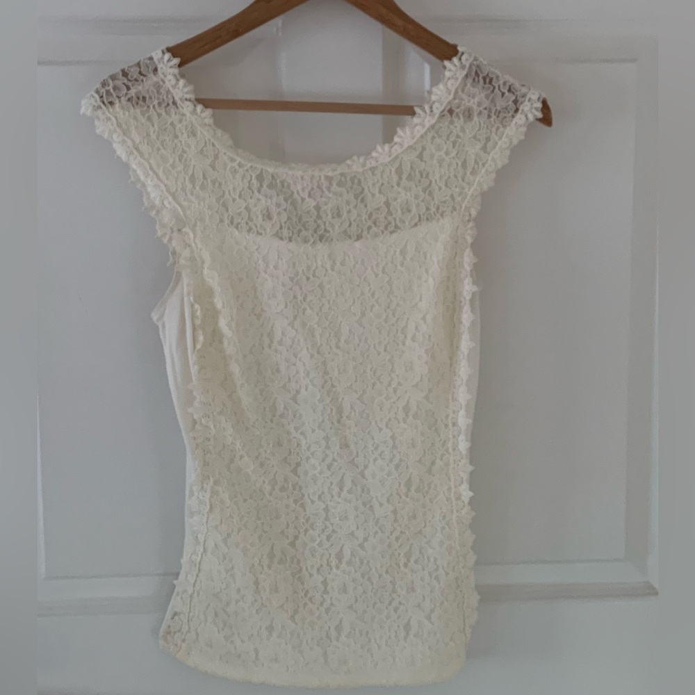 Off white lace front detail tank; V in back